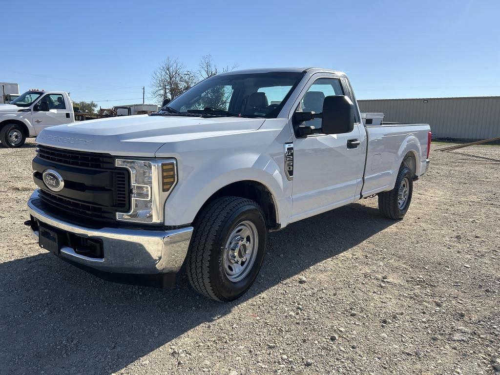 Image of Ford F-250 Primary image