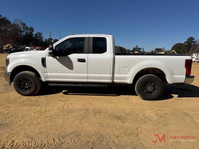 Image of Ford F-250 equipment image 4