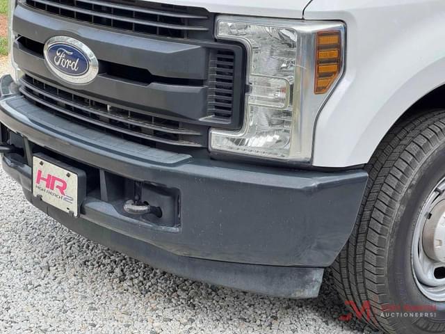 Image of Ford F-250 equipment image 4