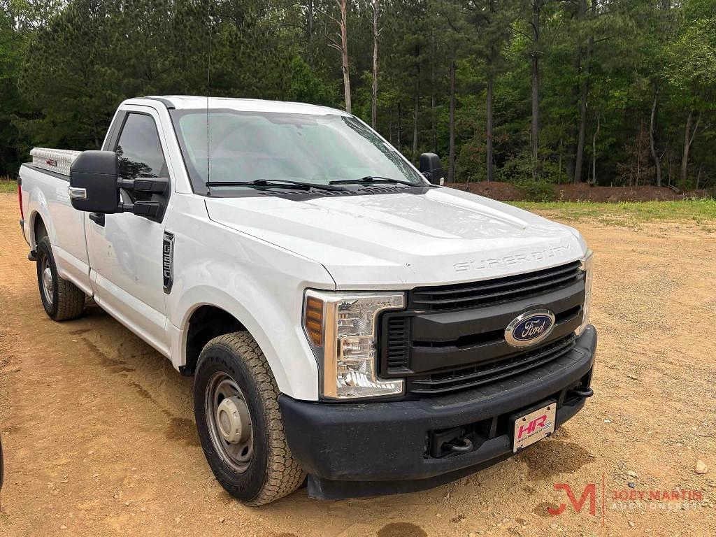 Image of Ford F-250 Primary image