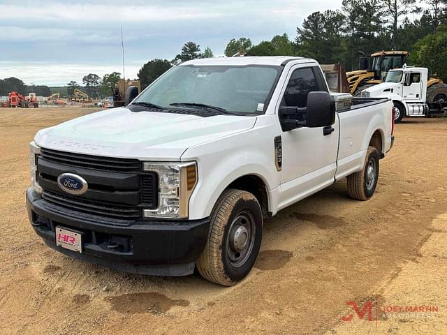 Image of Ford F-250 equipment image 3