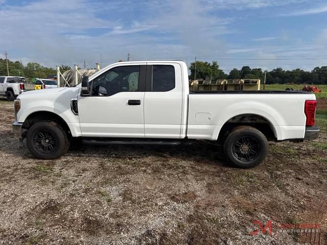 Image of Ford F-250 equipment image 4