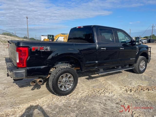 Image of Ford F-250 equipment image 2