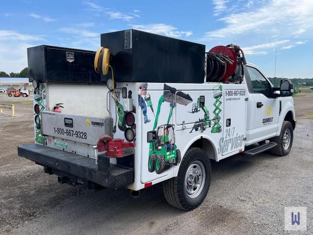 Image of Ford F-250 equipment image 4