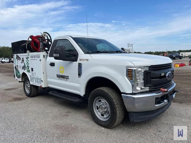 Image of Ford F-250 equipment image 3