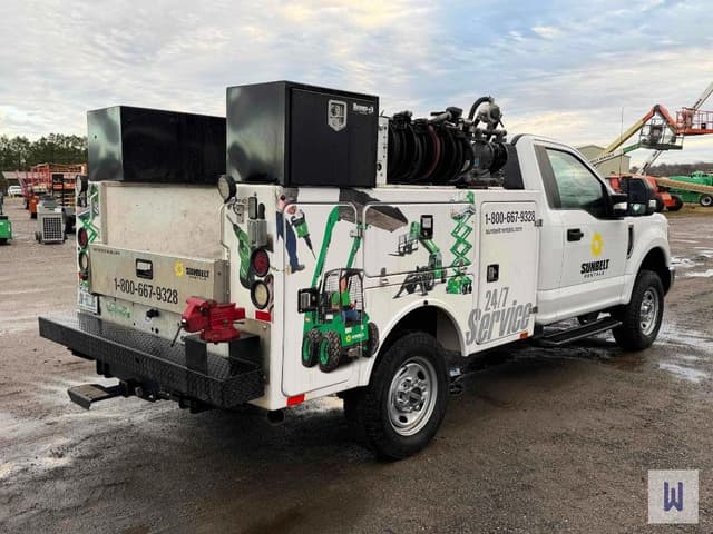 Image of Ford F-250 equipment image 3