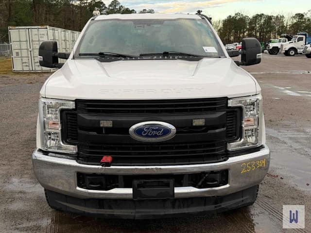 Image of Ford F-250 equipment image 1