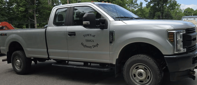 Image of Ford F-350 equipment image 4