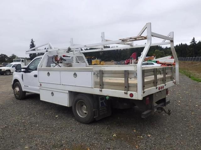 Image of Ford F-350 equipment image 4