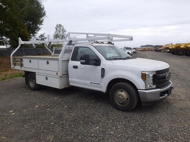 Image of Ford F-350 equipment image 1