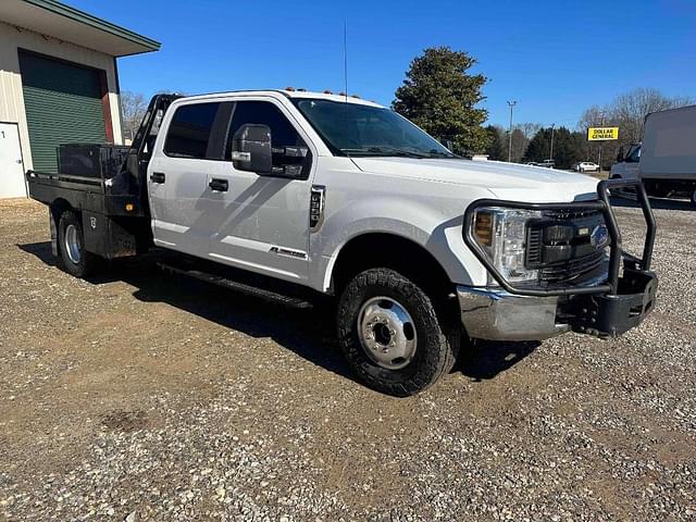 Image of Ford F-350 equipment image 1