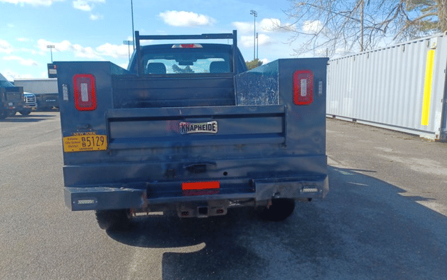 Image of Ford F-350 equipment image 1