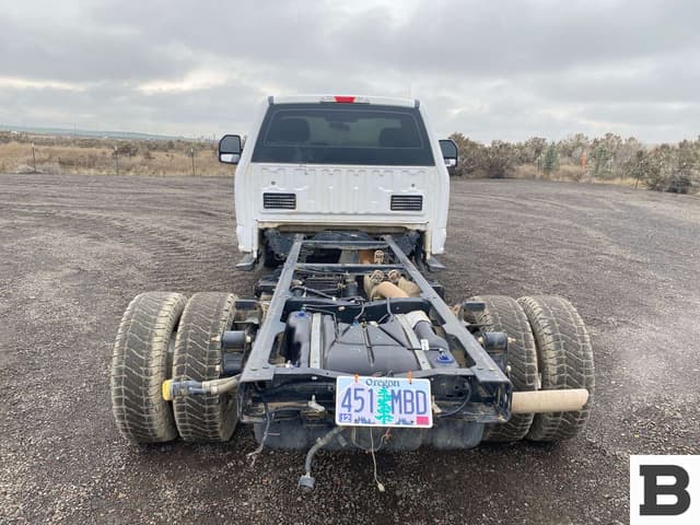 Image of Ford F-350 equipment image 3