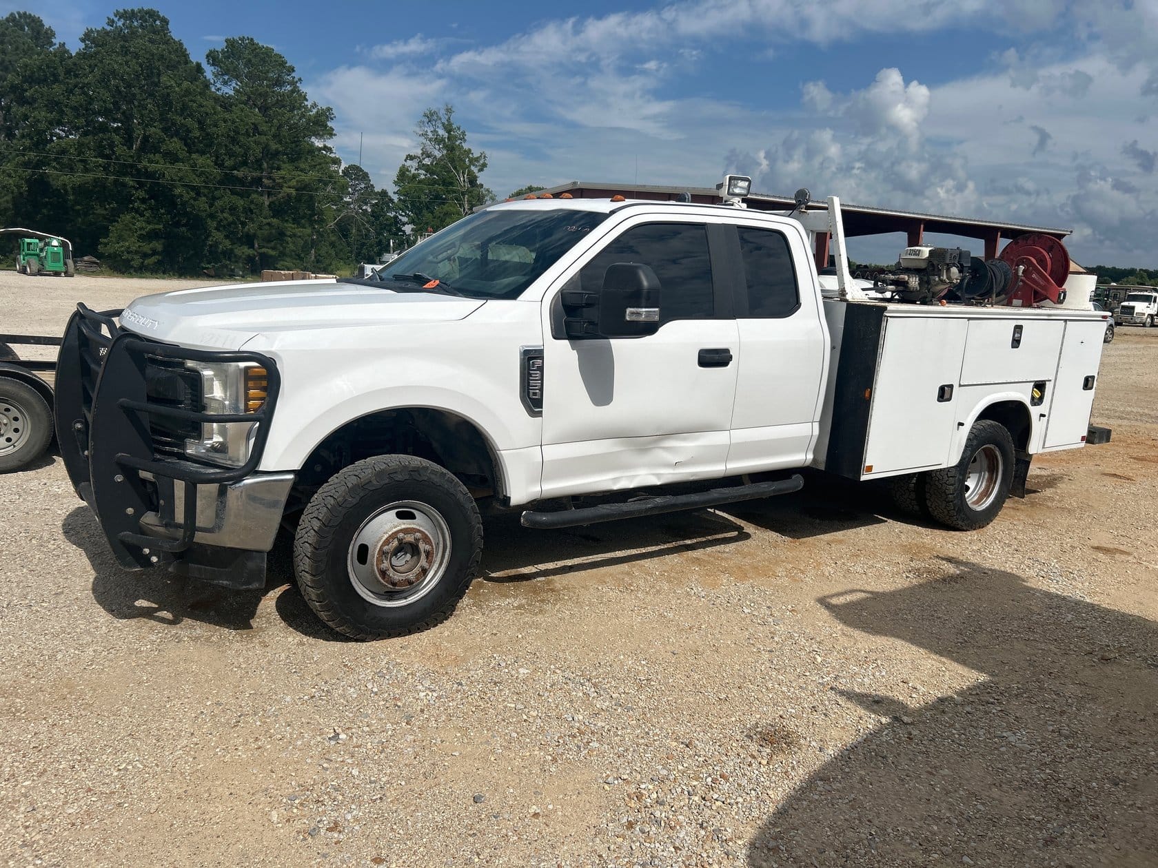 2019 Ford F-350 Equipment Image0
