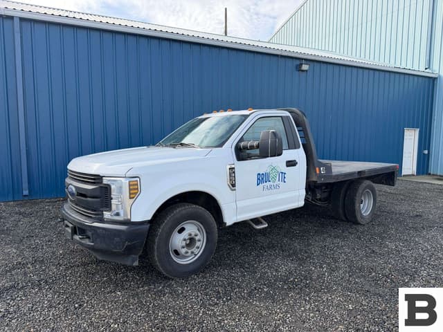 Image of Ford F-350 equipment image 1