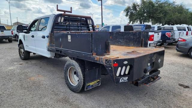 Image of Ford F-350 equipment image 2
