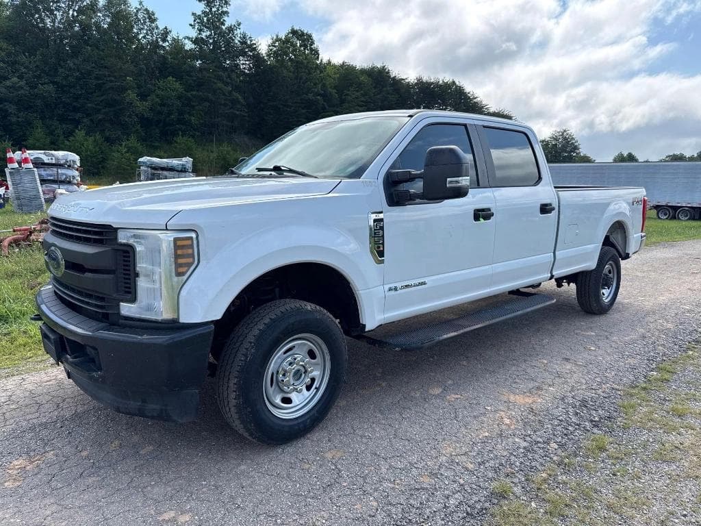 Image of Ford F-350 Primary image