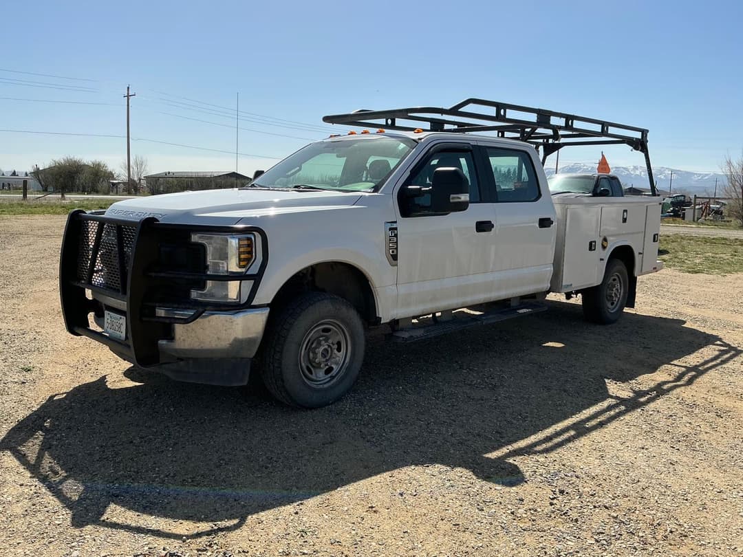 Image of Ford F-350 Primary image