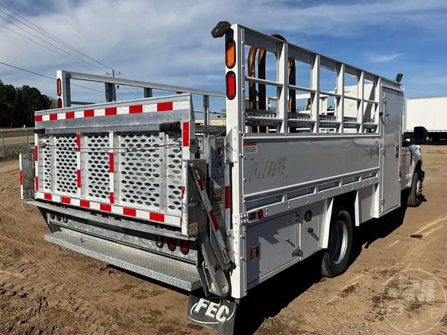 Image of Ford F-350 equipment image 4