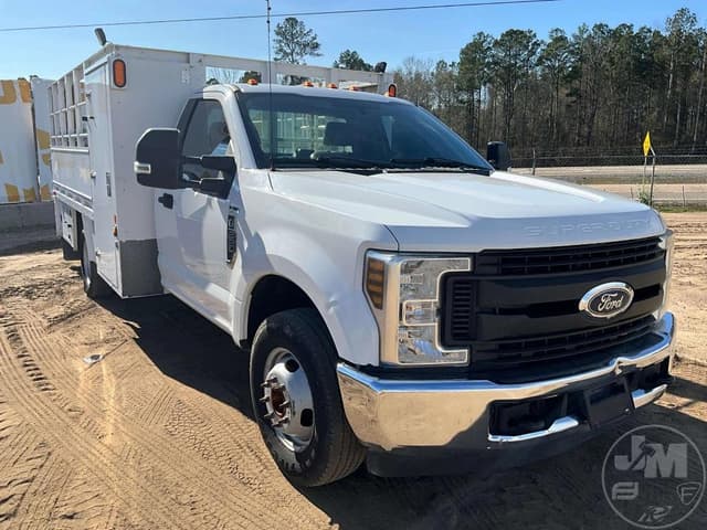 Image of Ford F-350 equipment image 2