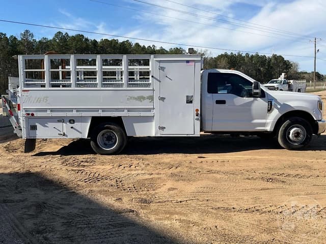 Image of Ford F-350 equipment image 3
