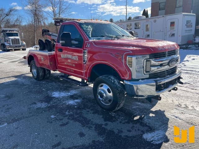 Image of Ford F-350 equipment image 2