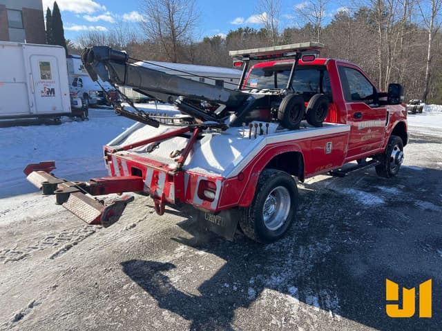 Image of Ford F-350 equipment image 4