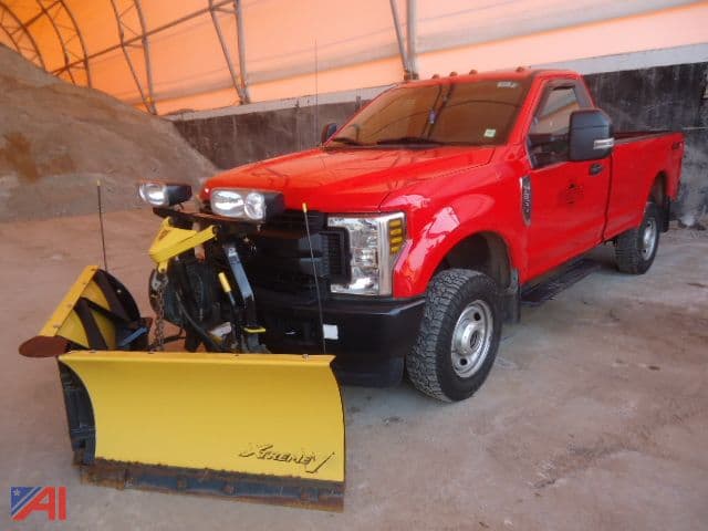 Image of Ford F-350 equipment image 1