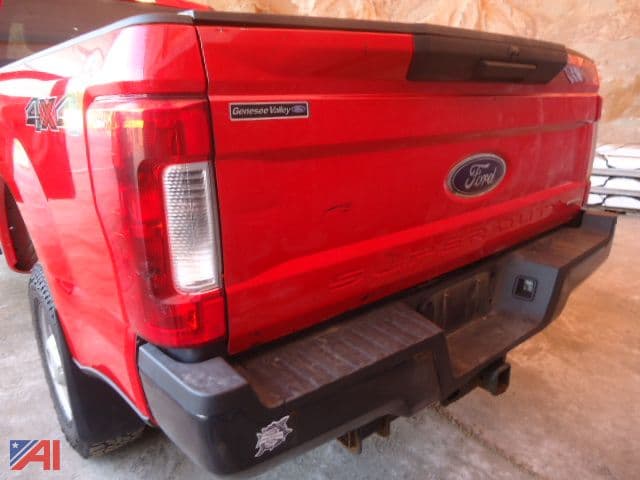 Image of Ford F-350 equipment image 4