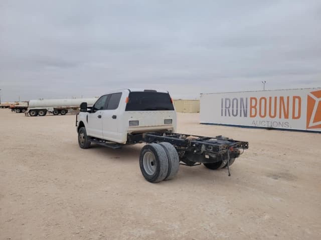 Image of Ford F-350 equipment image 2