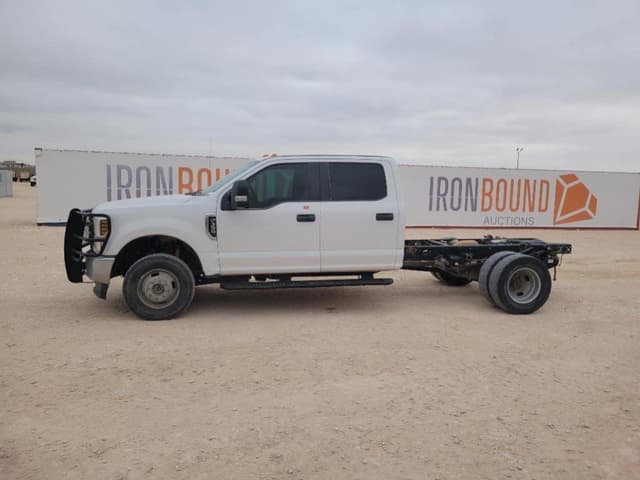 Image of Ford F-350 equipment image 1