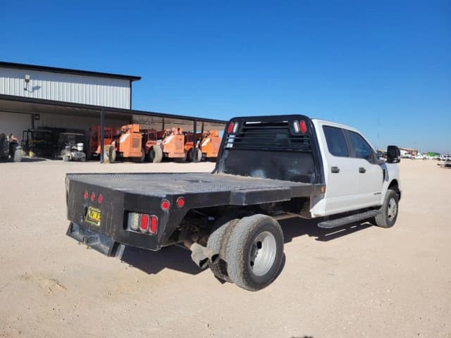 Image of Ford F-350 equipment image 4