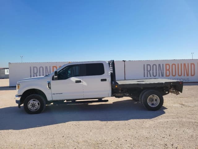 Image of Ford F-350 equipment image 1