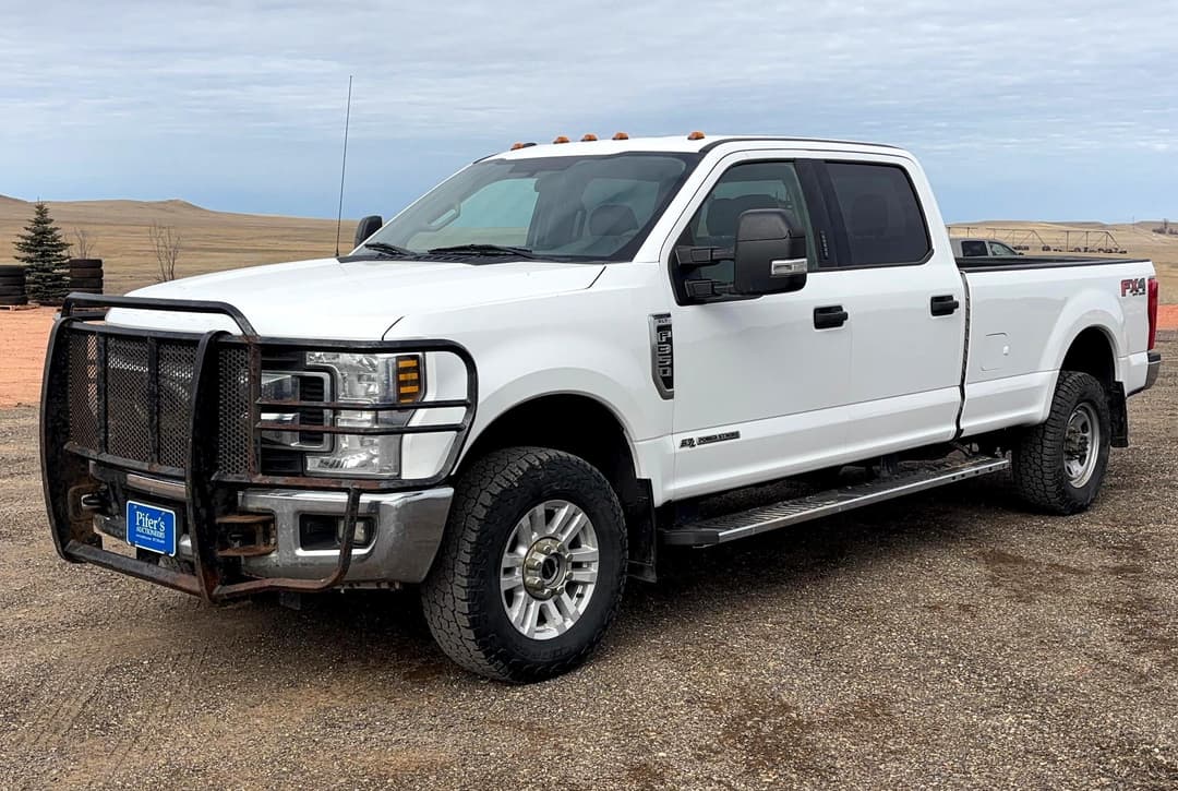 Image of Ford F-350 Primary image