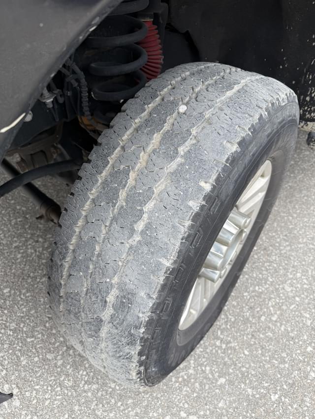 Image of Ford F-350 equipment image 4