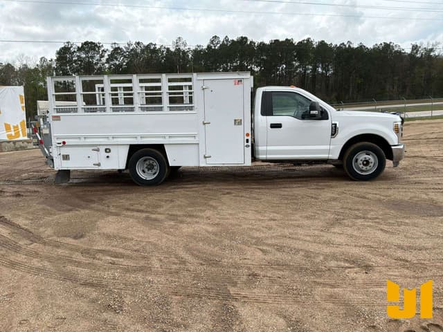 Image of Ford F-350 equipment image 3