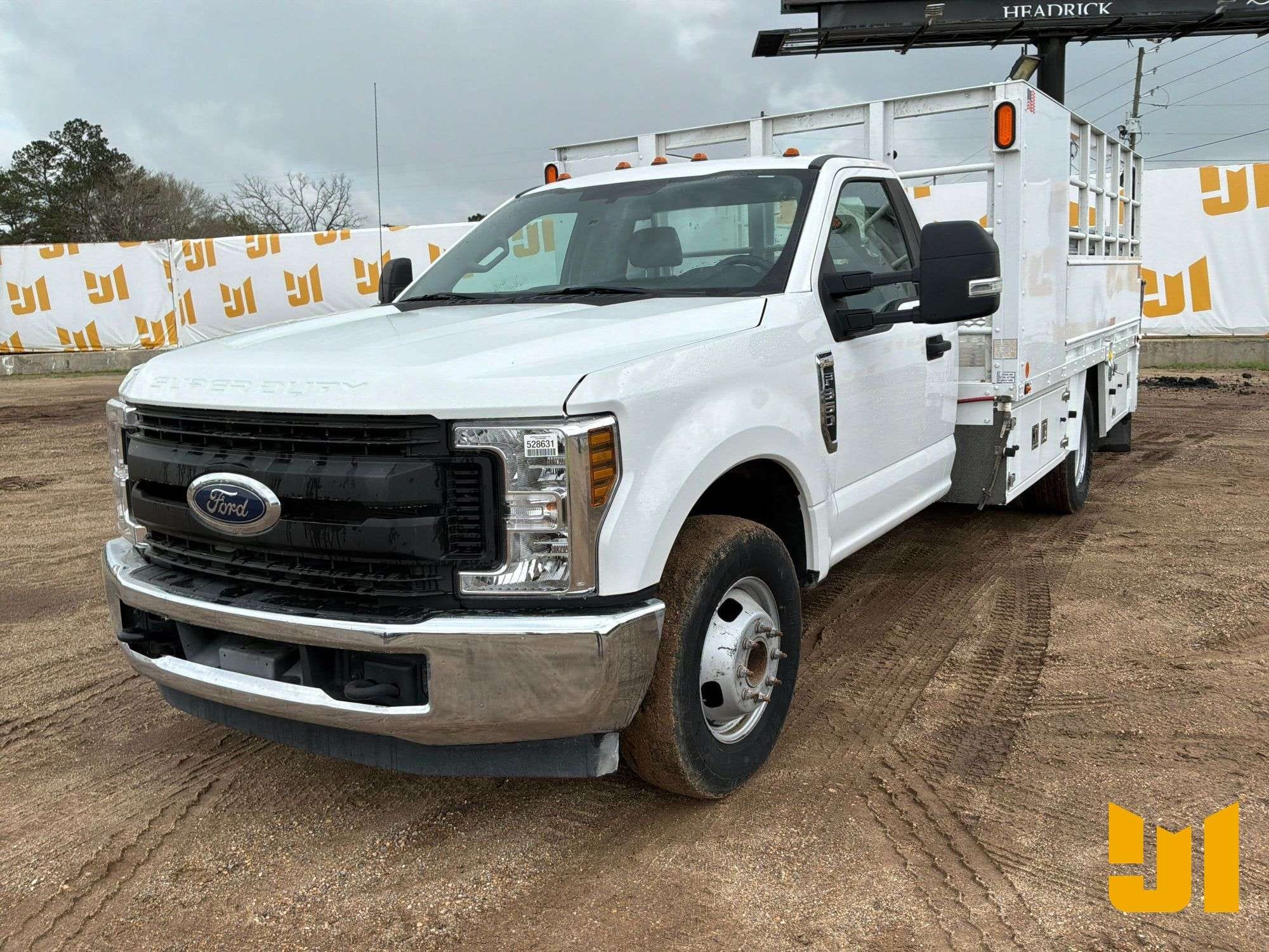 2019 Ford F-350 Equipment Image0