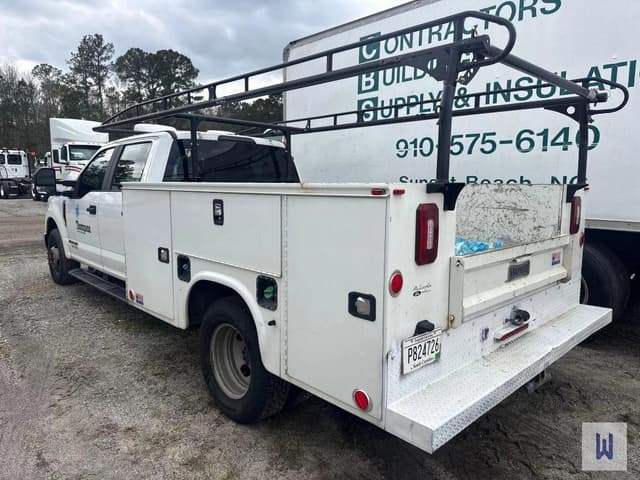 Image of Ford F-350 equipment image 4