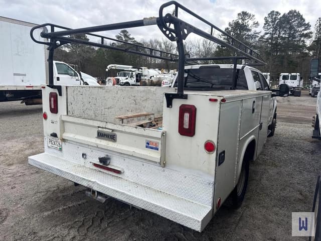 Image of Ford F-350 equipment image 2