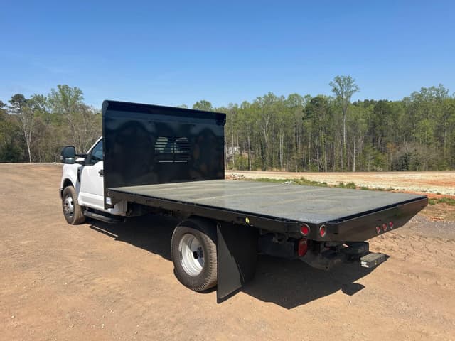 Image of Ford F-350 equipment image 3