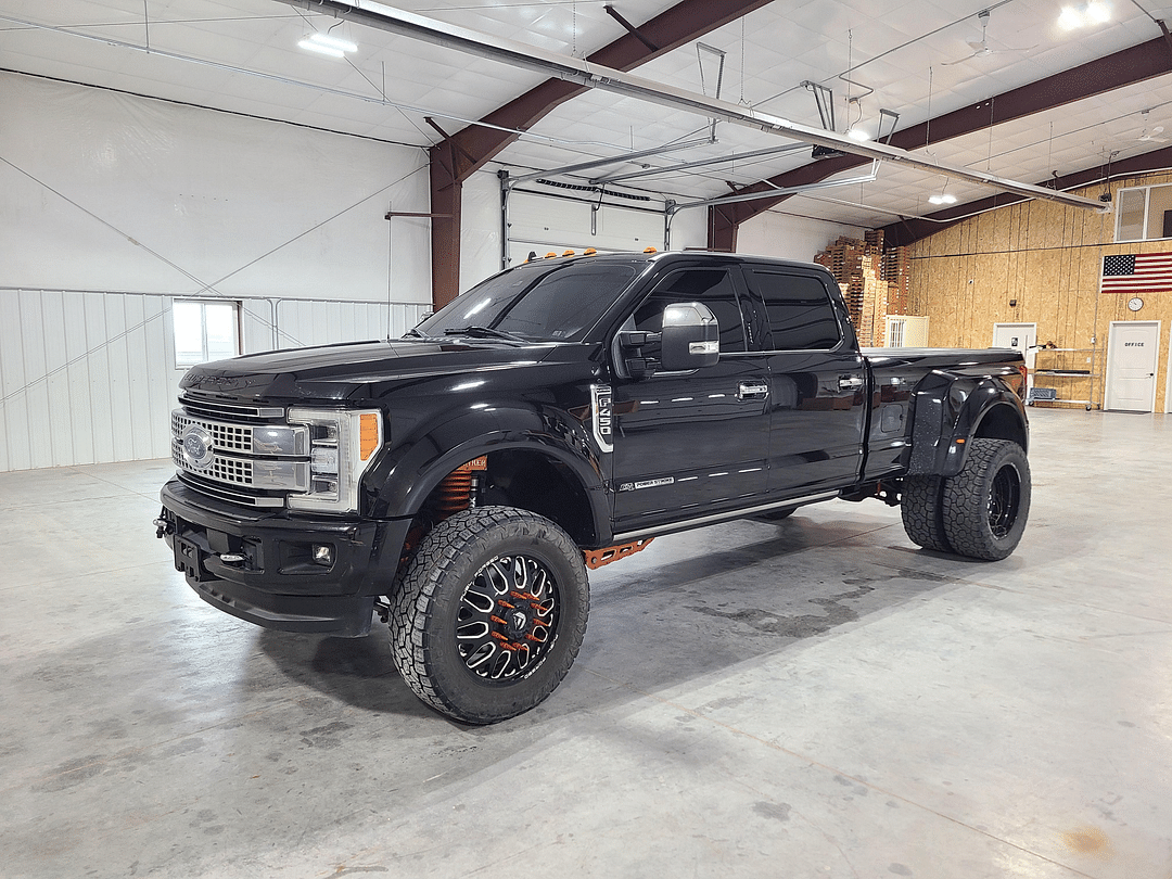 Image of Ford F-450 Primary image
