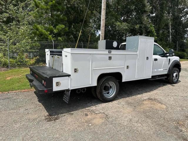 Image of Ford F-450 equipment image 2