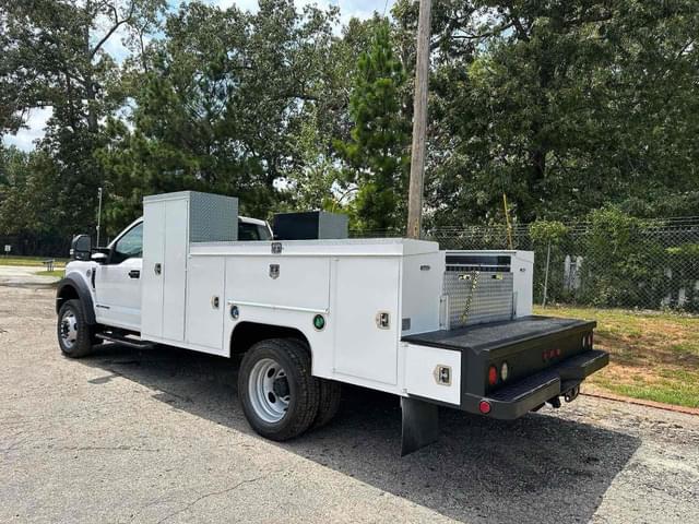 Image of Ford F-450 equipment image 3