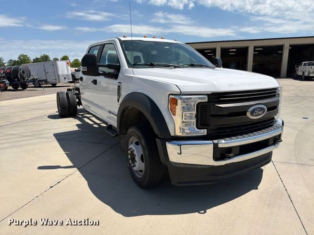 Image of Ford F-450 equipment image 2