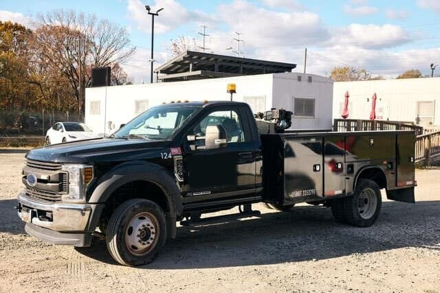 Image of Ford F-450 Image 0