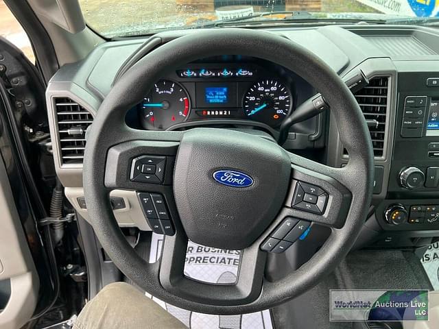 Thumbnail image Ford F-450 15