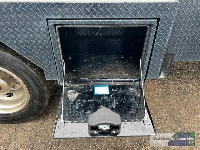 Thumbnail image Ford F-450 28