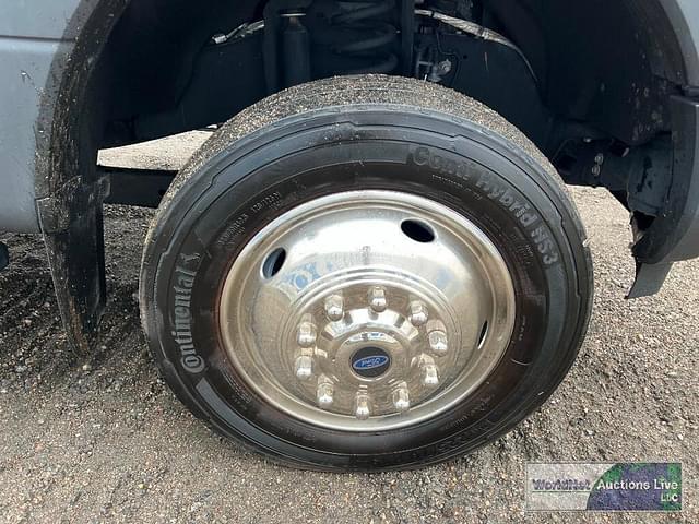 Thumbnail image Ford F-450 38