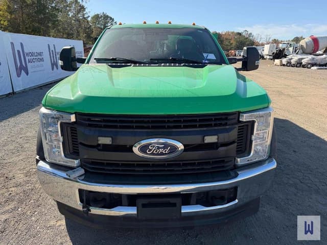 Image of Ford F-450 equipment image 2