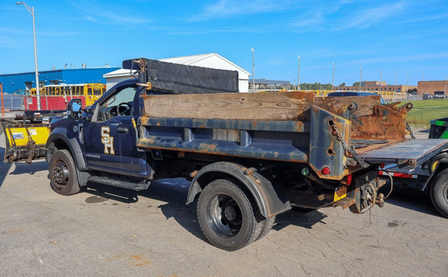 Image of Ford F-550 equipment image 2